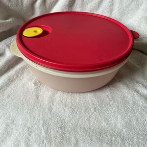Tupperware Crystalwave Microwave Round Container With Strainer And Vented Lid